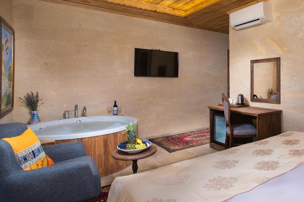 Cappadocia Pyramid Stone House Hotel Uchisar Exterior photo