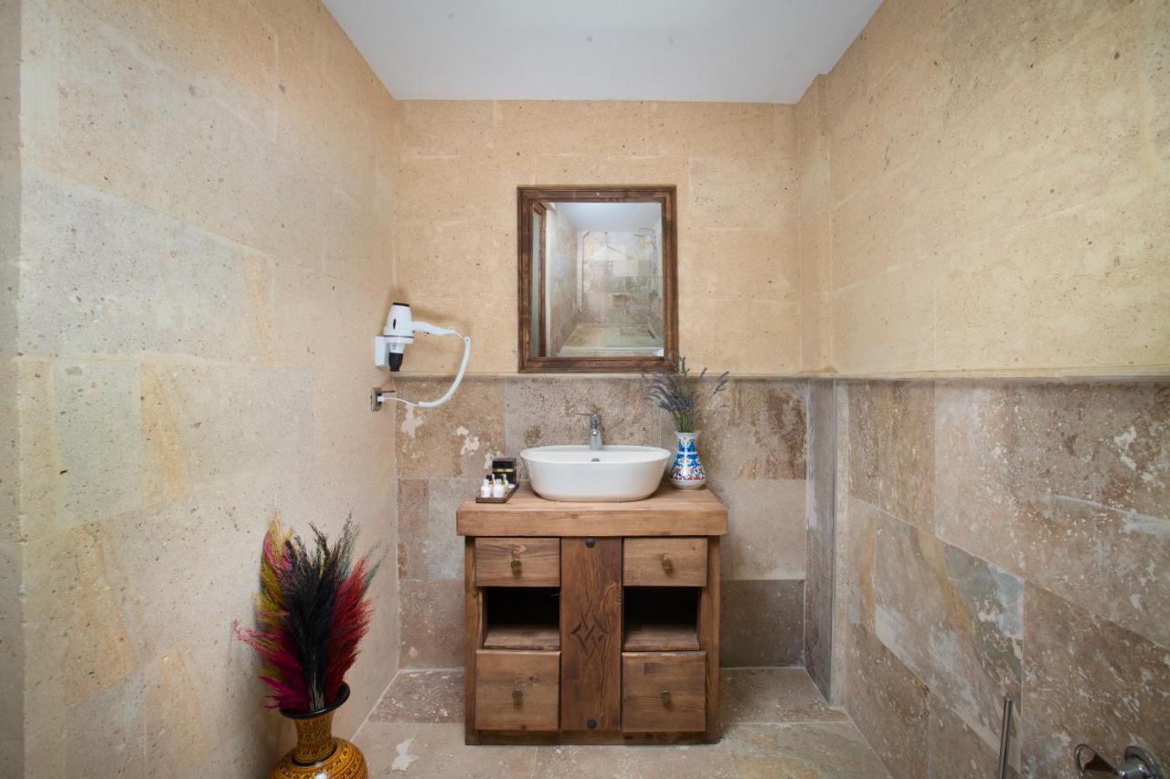 Cappadocia Pyramid Stone House Hotel Uchisar Exterior photo