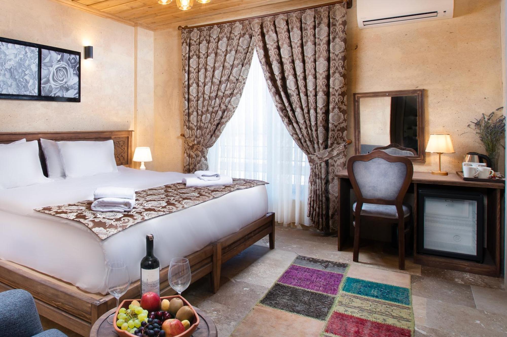 Cappadocia Pyramid Stone House Hotel Uchisar Exterior photo