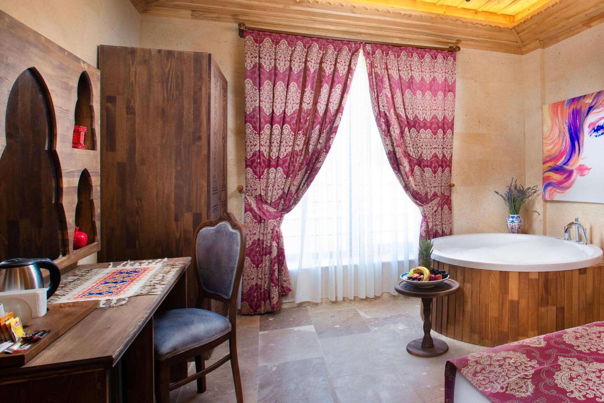 Cappadocia Pyramid Stone House Hotel Uchisar Exterior photo