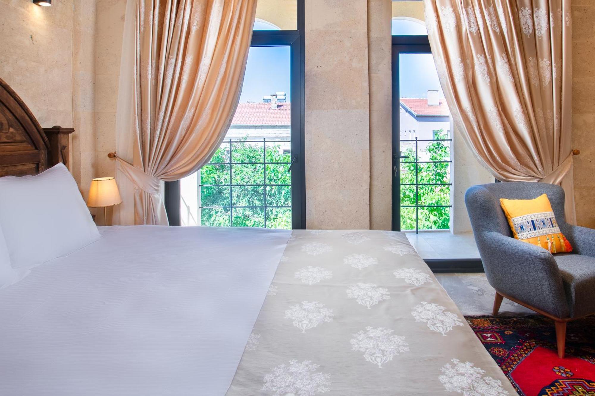 Cappadocia Pyramid Stone House Hotel Uchisar Exterior photo