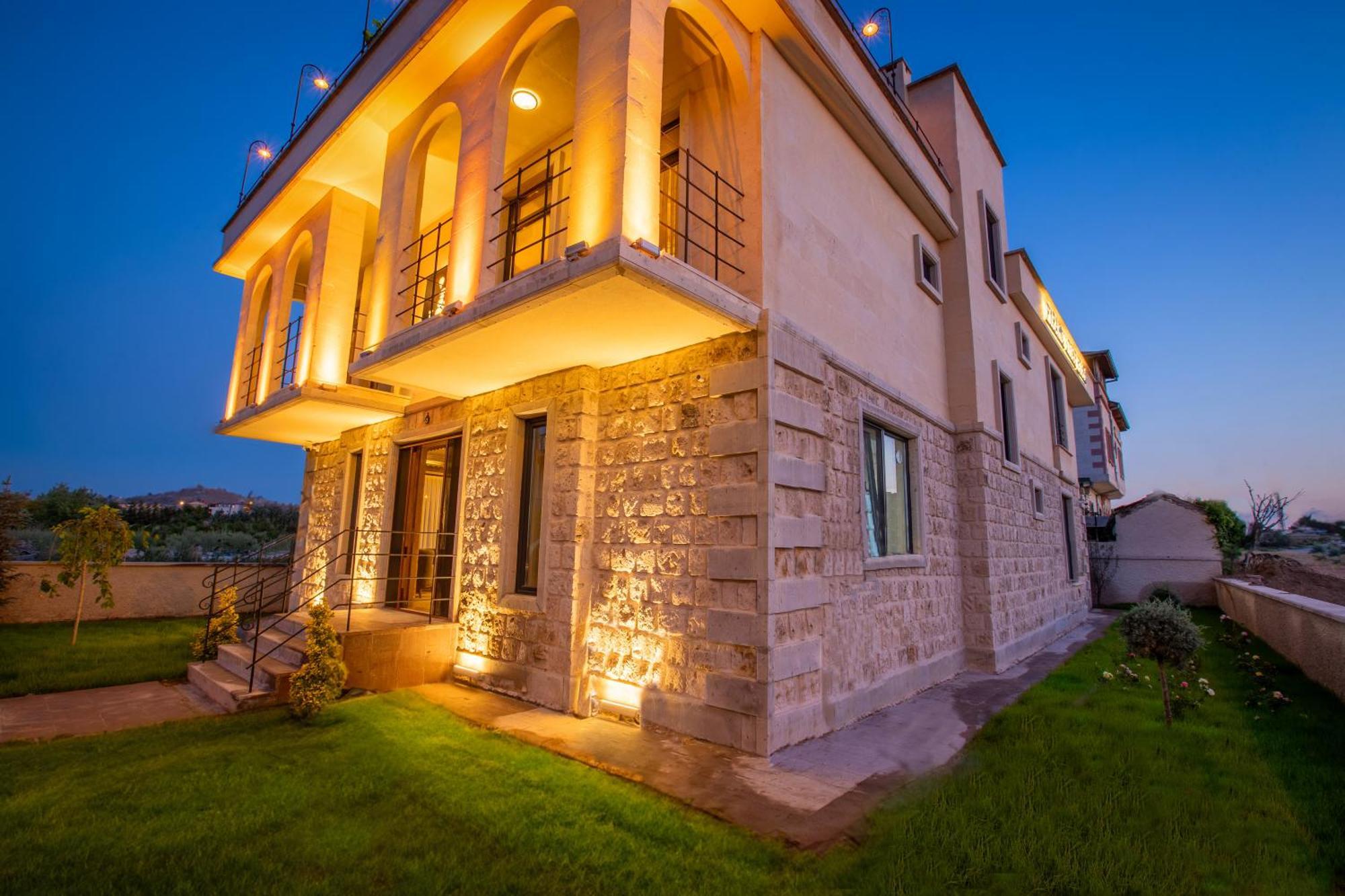 Cappadocia Pyramid Stone House Hotel Uchisar Exterior photo