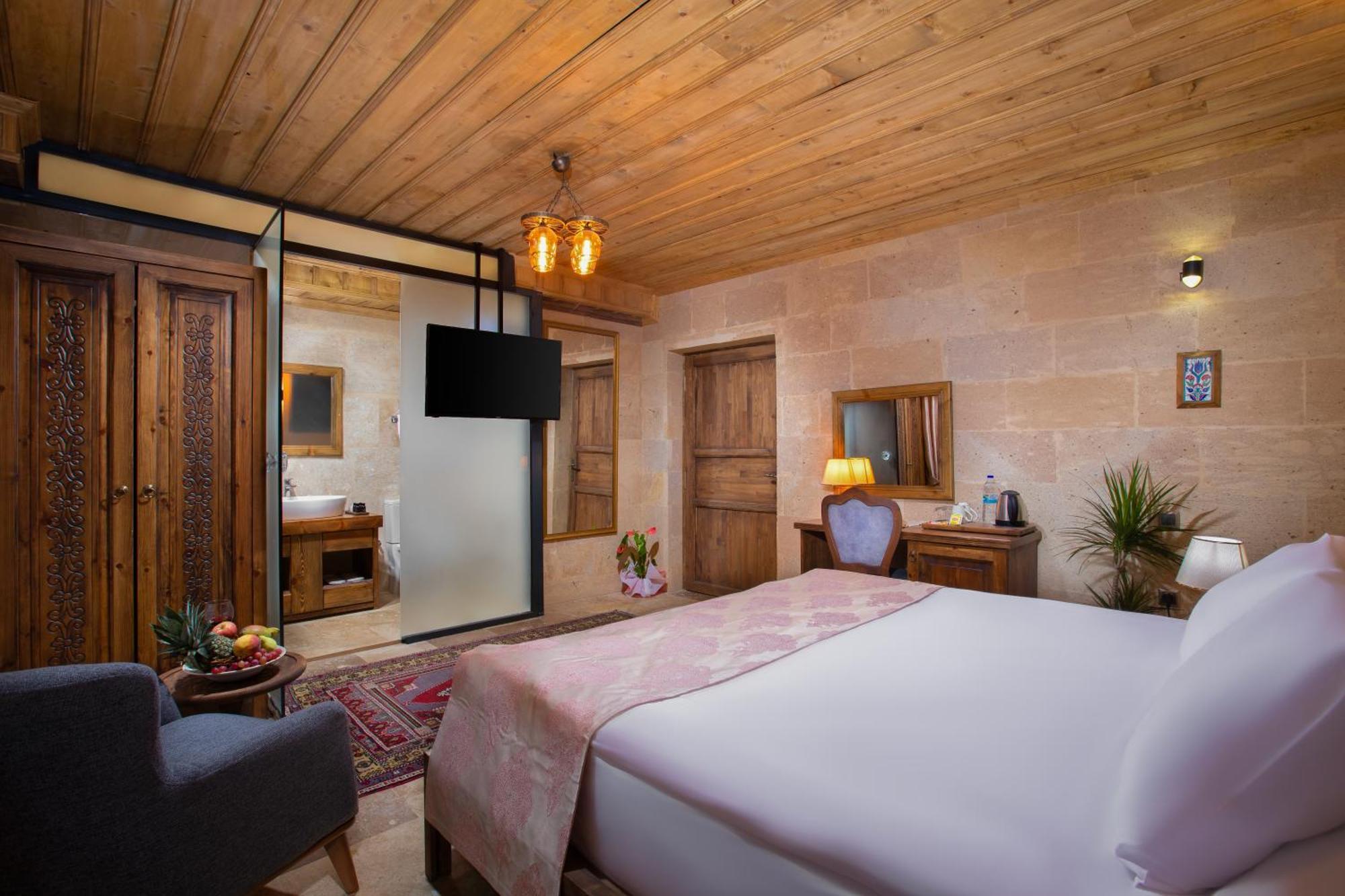 Cappadocia Pyramid Stone House Hotel Uchisar Exterior photo
